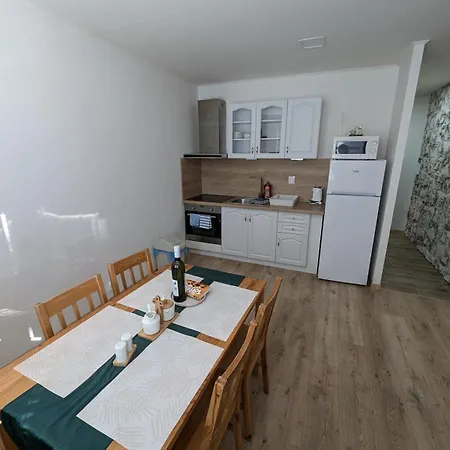 1,5 Apartment, Lm, Priebezna *